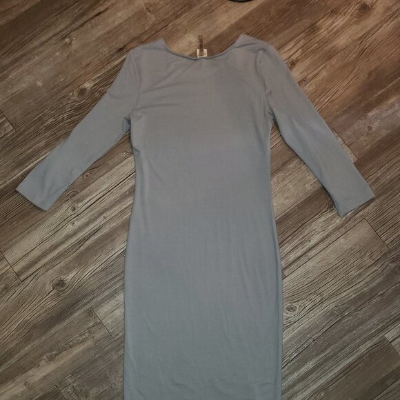 Be an Icon with my Iconoflash Fitted Dress ☺️ 😊 - Picture 3 of 6